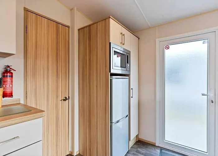 Tattershall Lakes: Sally\'S Superior Stay