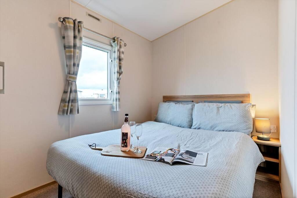 Holiday home Lakes: Sally's Superior *